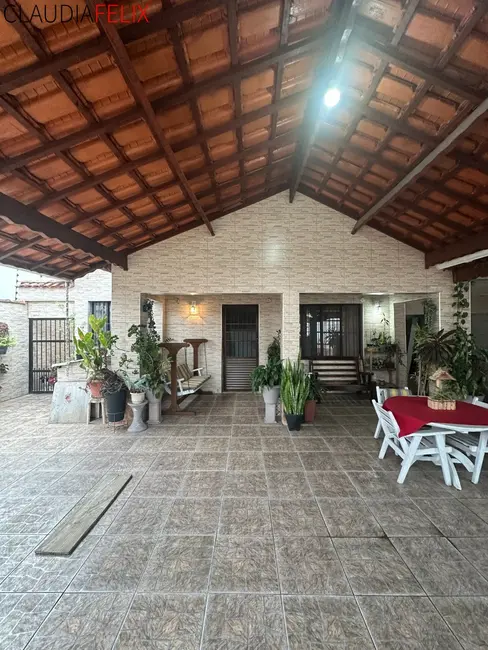 Foto 4 de Casa com 3 quartos à venda, 241m2 em Canto do Forte, Praia Grande - SP