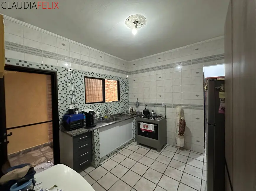 Casa com 1 quarto à venda, 80m2 em Sítio do Campo, Praia Grande - SP - imagem 5 Foto 5 de Casa com 1 quarto à venda, 80m2 em Sítio do Campo, Praia Grande - SP