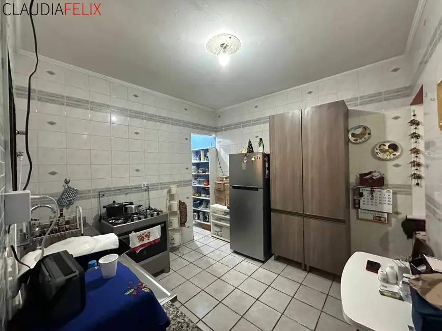 Casa com 1 quarto à venda, 80m2 em Sítio do Campo, Praia Grande - SP - imagem 4 Foto 4 de Casa com 1 quarto à venda, 80m2 em Sítio do Campo, Praia Grande - SP