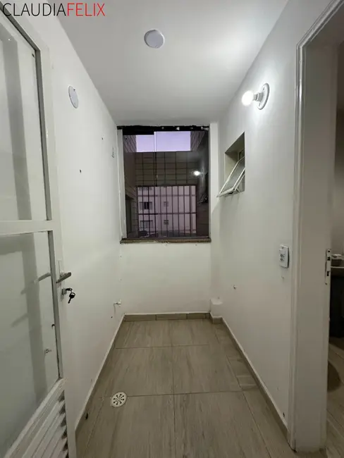 Foto 4 de Sala Comercial para alugar, 18m2 em Boqueirão, Praia Grande - SP