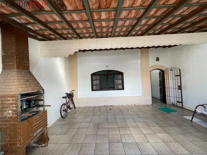 Casa com 2 quartos à venda, 87m2 em Caiçara, Praia Grande - SP - imagem 1 Foto 1 de Casa com 2 quartos à venda, 87m2 em Caiçara, Praia Grande - SP