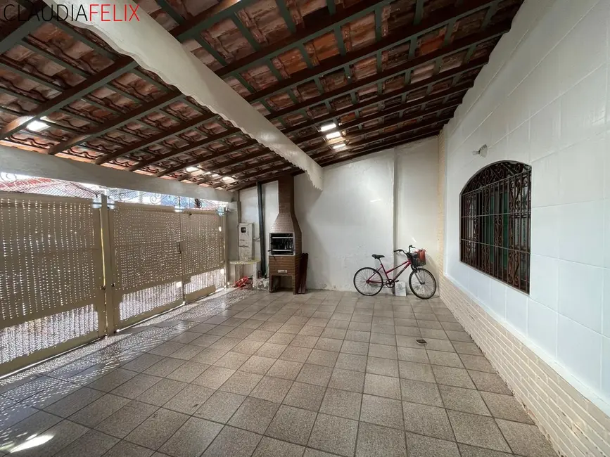 Casa com 2 quartos à venda, 87m2 em Caiçara, Praia Grande - SP - imagem 4 Foto 4 de Casa com 2 quartos à venda, 87m2 em Caiçara, Praia Grande - SP