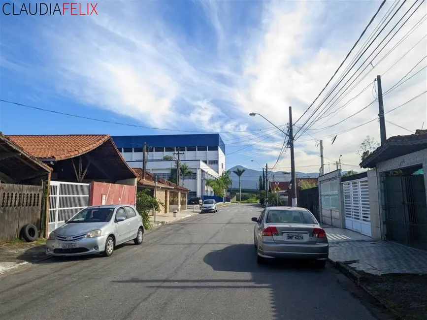 Foto 2 de Casa com 2 quartos à venda, 64m2 em Maracanã, Praia Grande - SP