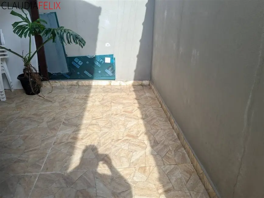 Foto 8 de Casa com 2 quartos à venda, 64m2 em Maracanã, Praia Grande - SP