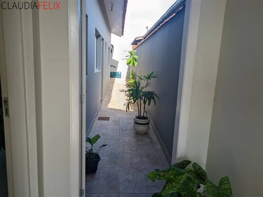 Foto 6 de Casa com 2 quartos à venda, 64m2 em Maracanã, Praia Grande - SP