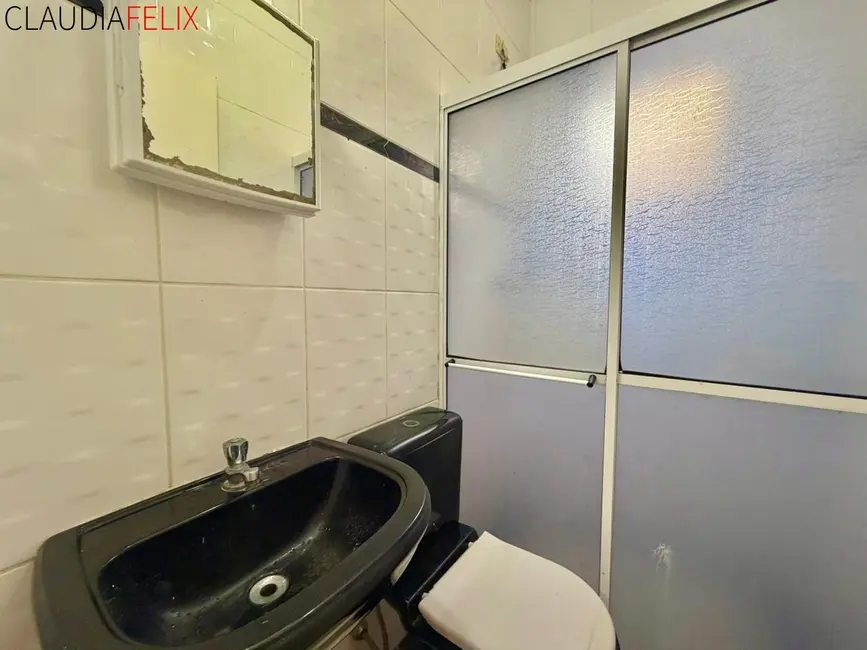 Casa com 2 quartos à venda, 80m2 em Caiçara, Praia Grande - SP - imagem 8 Foto 8 de Casa com 2 quartos à venda, 80m2 em Caiçara, Praia Grande - SP