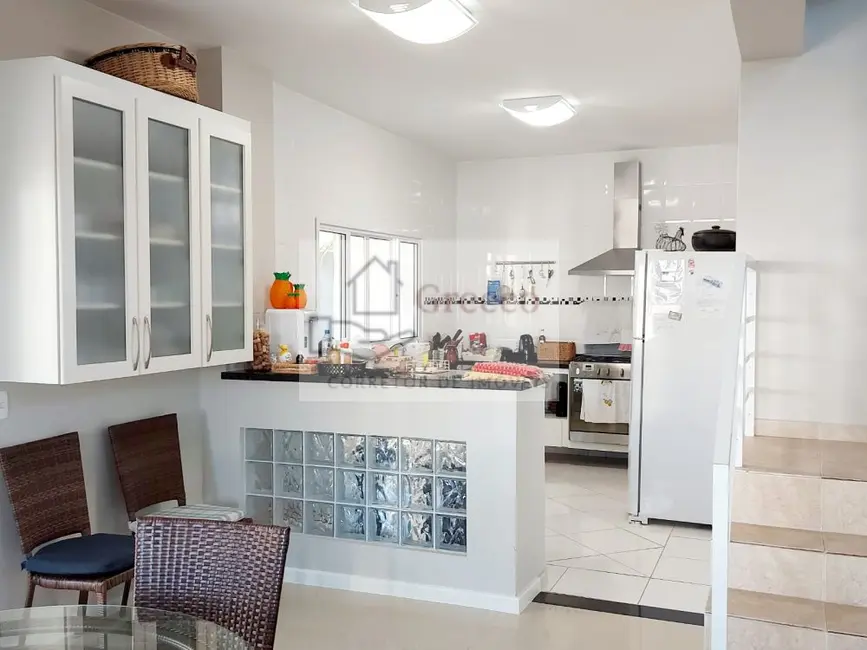 Foto 9 de Casa com 2 quartos à venda, 290m2 em Indaiá, Caraguatatuba - SP