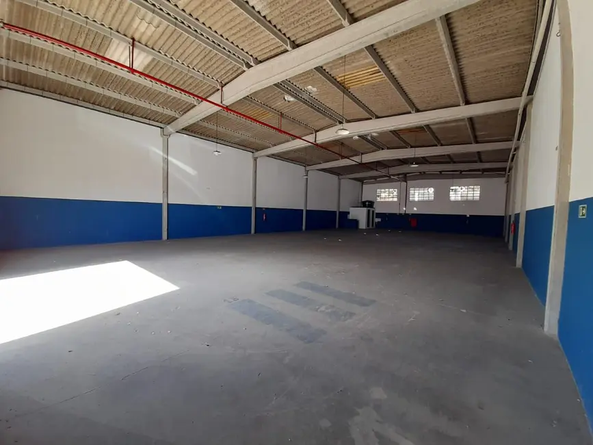 Armazém / Galpão para alugar, 500m2 em Portão, Lauro De Freitas - BA - imagem 4 Foto 4 de Armazém / Galpão para alugar, 500m2 em Portão, Lauro De Freitas - BA
