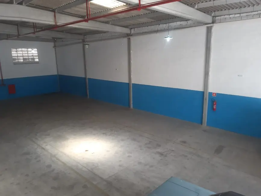 Armazém / Galpão para alugar, 500m2 em Portão, Lauro De Freitas - BA - imagem 3 Foto 3 de Armazém / Galpão para alugar, 500m2 em Portão, Lauro De Freitas - BA