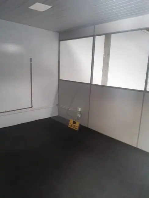 Armazém / Galpão para alugar, 500m2 em Portão, Lauro De Freitas - BA - imagem 9 Foto 9 de Armazém / Galpão para alugar, 500m2 em Portão, Lauro De Freitas - BA