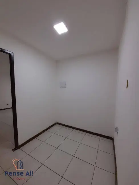 Armazém / Galpão para alugar, 200m2 em Camacari - BA - imagem 8 Foto 8 de Armazém / Galpão para alugar, 200m2 em Camacari - BA