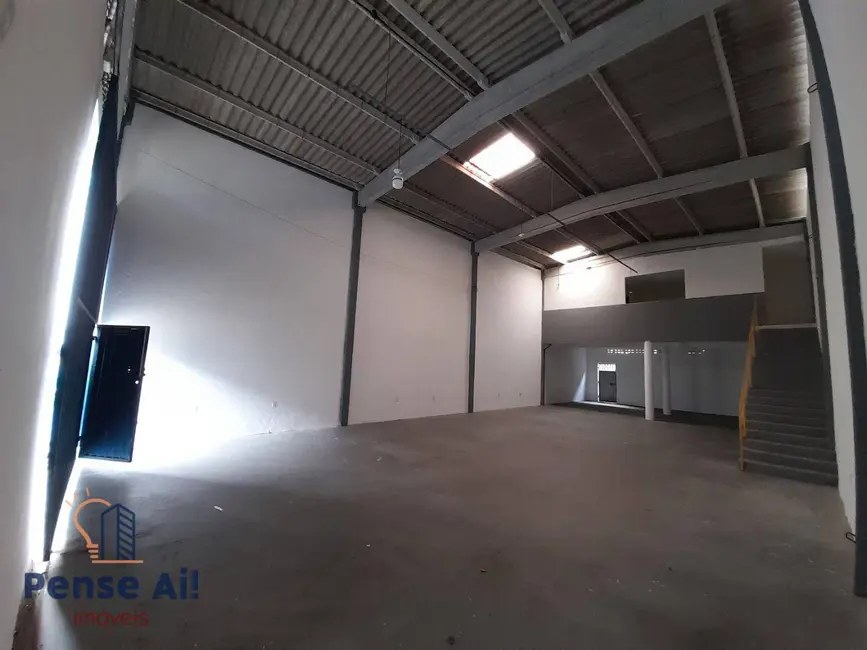 Armazém / Galpão para alugar, 200m2 em Camacari - BA - imagem 1 Foto 1 de Armazém / Galpão para alugar, 200m2 em Camacari - BA