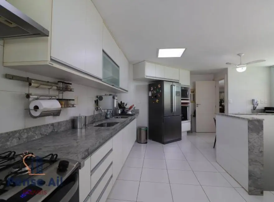 Casa de Condomínio com 5 quartos à venda, 550m2 em Patamares, Salvador - BA - imagem 8 Foto 8 de Casa de Condomínio com 5 quartos à venda, 550m2 em Patamares, Salvador - BA