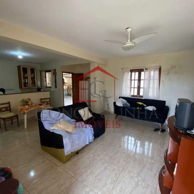 Foto 4 de Casa com 6 quartos à venda, 120m2 em Araruama - RJ