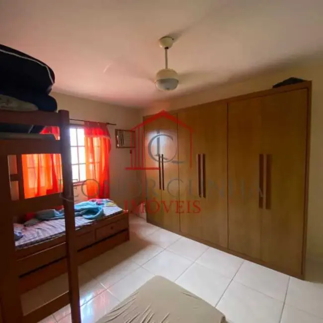 Foto 5 de Casa com 6 quartos à venda, 120m2 em Araruama - RJ
