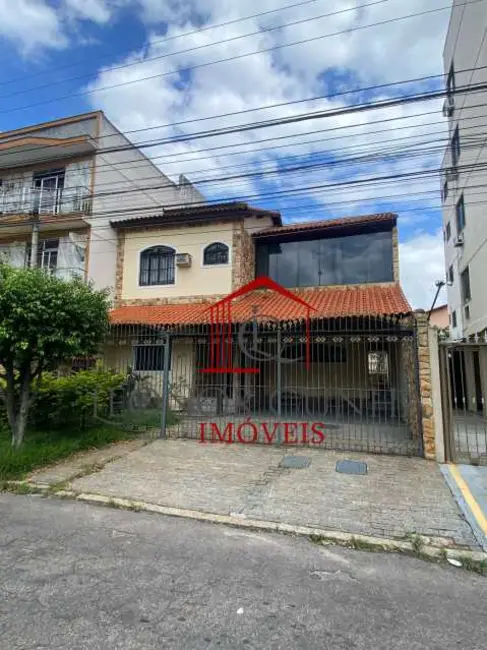 Foto 1 de Casa com 4 quartos à venda, 210m2 em Rio De Janeiro - RJ