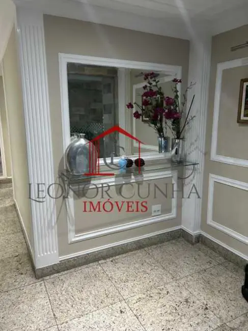 Apartamento com 3 quartos à venda, 134m2 em Rio De Janeiro - RJ - imagem 3 Foto 3 de Apartamento com 3 quartos à venda, 134m2 em Rio De Janeiro - RJ