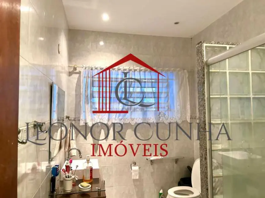 Foto 4 de Casa com 5 quartos à venda, 270m2 em Rio De Janeiro - RJ