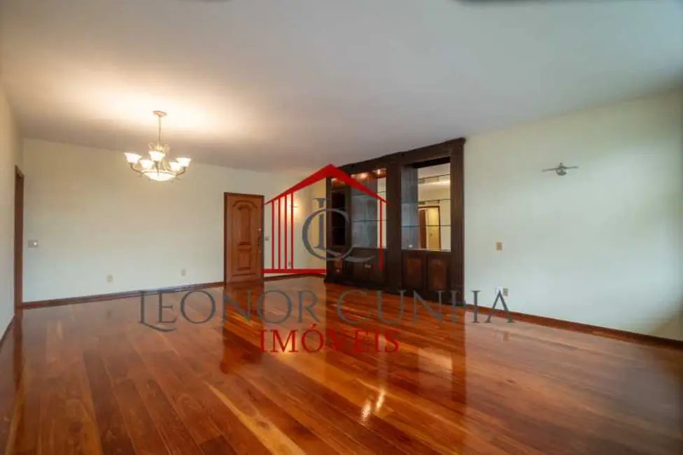 Apartamento com 3 quartos à venda, 143m2 em Rio De Janeiro - RJ - imagem 4 Foto 4 de Apartamento com 3 quartos à venda, 143m2 em Rio De Janeiro - RJ