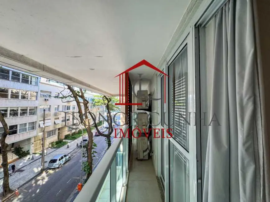 Foto 2 de Apartamento com 4 quartos à venda, 200m2 em Rio De Janeiro - RJ