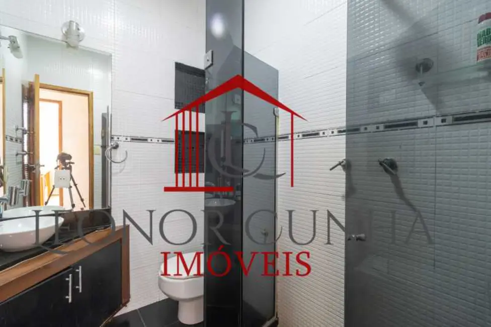 Apartamento com 4 quartos à venda, 267m2 em Rio De Janeiro - RJ - imagem 6 Foto 6 de Apartamento com 4 quartos à venda, 267m2 em Rio De Janeiro - RJ