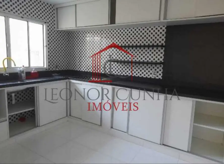 Casa de Condomínio com 3 quartos à venda, 200m2 em Rio De Janeiro - RJ - imagem 4 Foto 4 de Casa de Condomínio com 3 quartos à venda, 200m2 em Rio De Janeiro - RJ