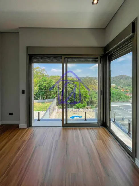 Foto 9 de Casa com 3 quartos à venda, 300m2 em Recanto Maravilha III, Santana De Parnaiba - SP