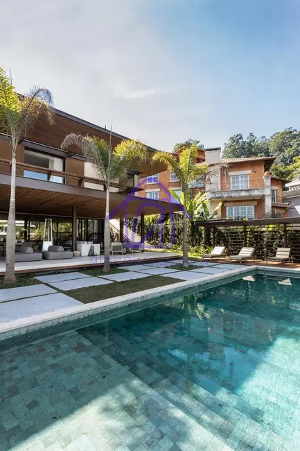 Casa com 5 quartos à venda, 1480m2 em Tamboré, Barueri - SP - imagem 6 Foto 6 de Casa com 5 quartos à venda, 1480m2 em Tamboré, Barueri - SP