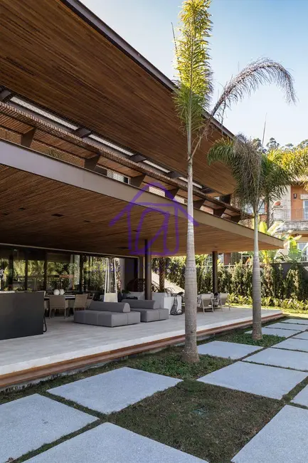 Casa com 5 quartos à venda, 1480m2 em Tamboré, Barueri - SP - imagem 4 Foto 4 de Casa com 5 quartos à venda, 1480m2 em Tamboré, Barueri - SP