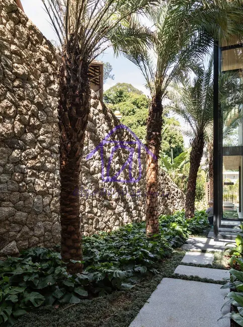 Casa com 5 quartos à venda, 1480m2 em Tamboré, Barueri - SP - imagem 3 Foto 3 de Casa com 5 quartos à venda, 1480m2 em Tamboré, Barueri - SP