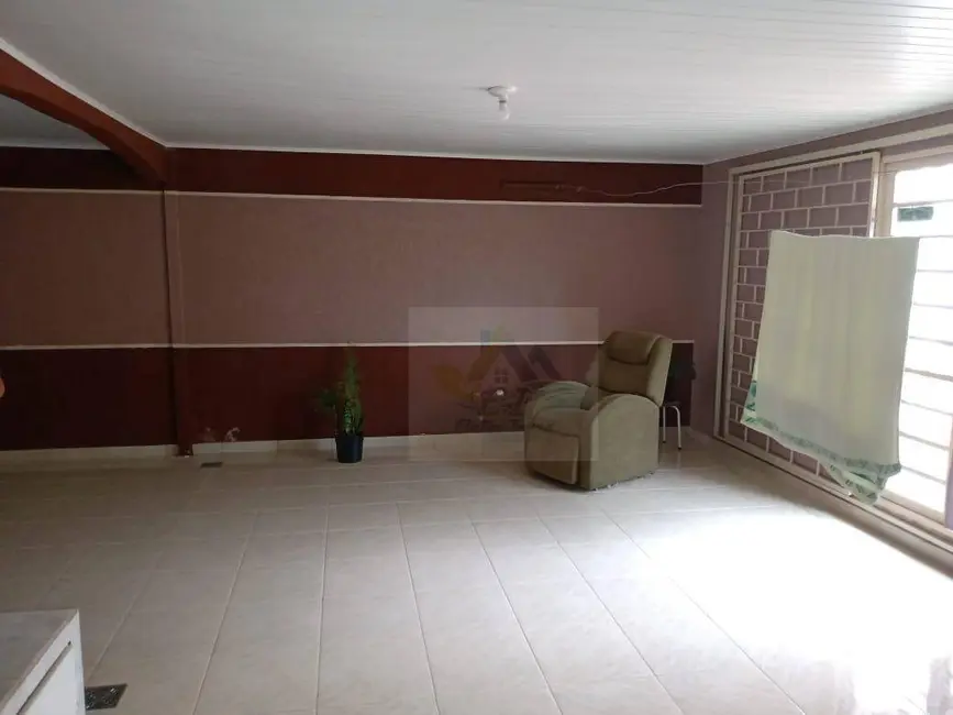 Casa com 3 quartos à venda, 220m2 em Centro, Mandirituba - PR - imagem 5 Foto 5 de Casa com 3 quartos à venda, 220m2 em Centro, Mandirituba - PR