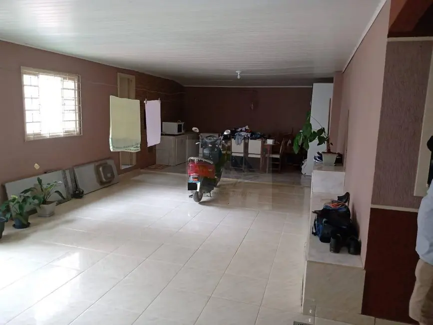 Casa com 3 quartos à venda, 220m2 em Centro, Mandirituba - PR - imagem 8 Foto 8 de Casa com 3 quartos à venda, 220m2 em Centro, Mandirituba - PR