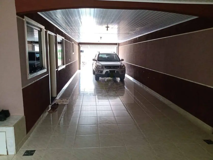 Casa com 3 quartos à venda, 220m2 em Centro, Mandirituba - PR - imagem 6 Foto 6 de Casa com 3 quartos à venda, 220m2 em Centro, Mandirituba - PR