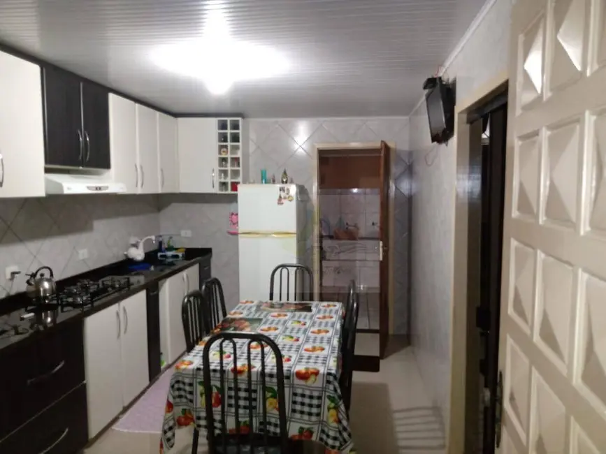 Casa com 3 quartos à venda, 220m2 em Centro, Mandirituba - PR - imagem 3 Foto 3 de Casa com 3 quartos à venda, 220m2 em Centro, Mandirituba - PR