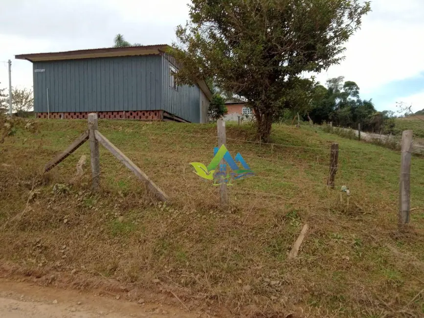 Casa com 2 quartos à venda, 1200m2 em Quitandinha - PR - imagem 3 Foto 3 de Casa com 2 quartos à venda, 1200m2 em Quitandinha - PR