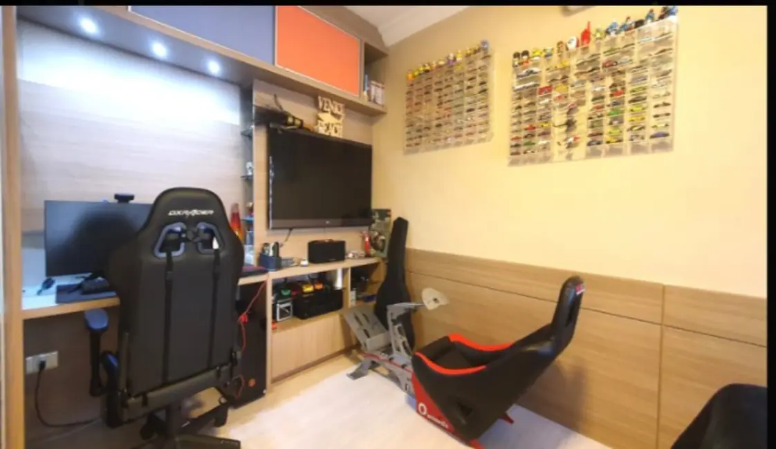 Sobrado com 3 quartos à venda, 212m2 em Xaxim, Curitiba - PR - imagem 9 Foto 9 de Sobrado com 3 quartos à venda, 212m2 em Xaxim, Curitiba - PR