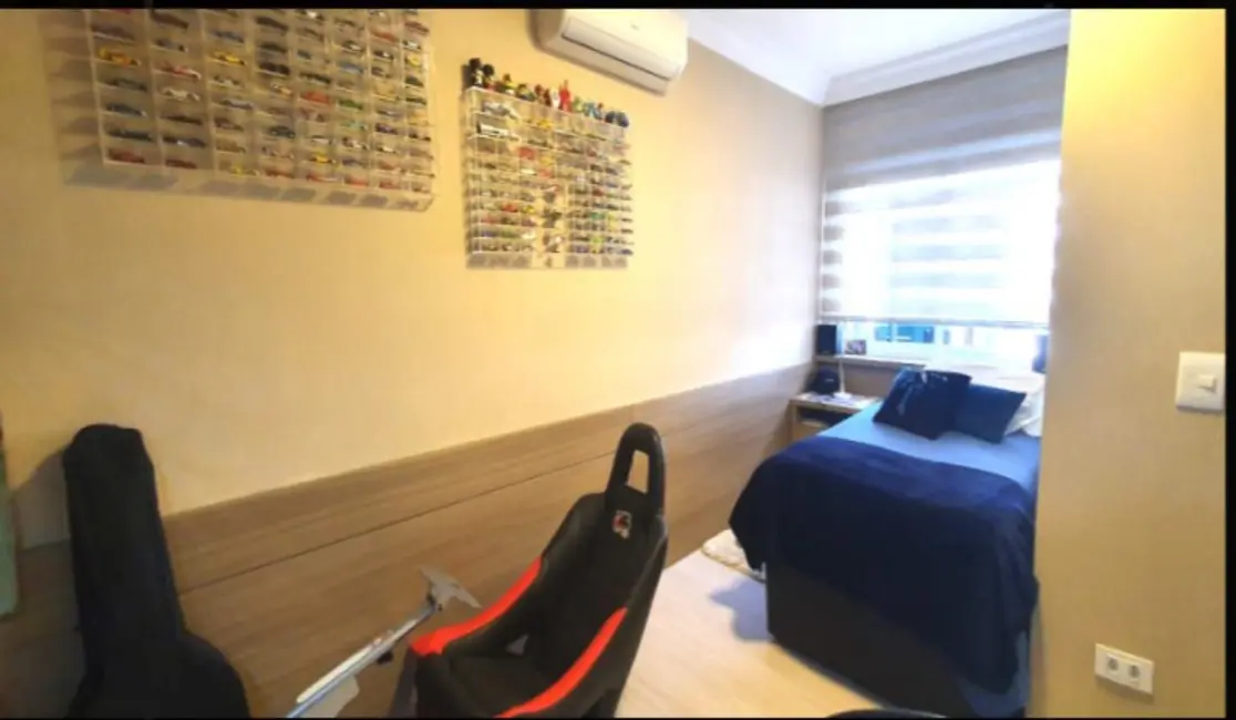 Sobrado com 3 quartos à venda, 212m2 em Xaxim, Curitiba - PR - imagem 6 Foto 6 de Sobrado com 3 quartos à venda, 212m2 em Xaxim, Curitiba - PR