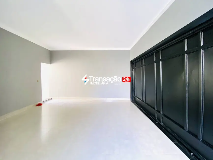 Foto 4 de Casa com 3 quartos à venda, 120m2 em Jardim Califórnia, Franca - SP