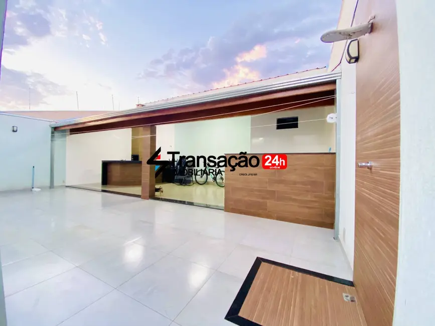 Foto 2 de Casa com 3 quartos à venda, 178m2 em Vila Santa Terezinha, Franca - SP