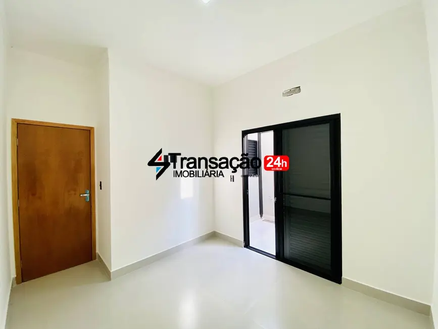 Foto 2 de Casa com 3 quartos à venda, 100m2 em Jardim Três Colinas, Franca - SP