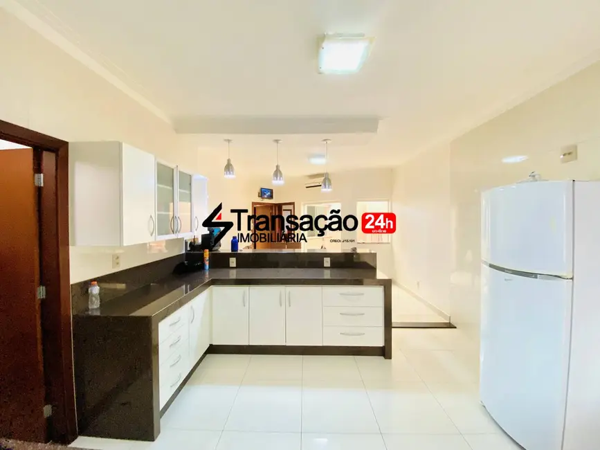 Foto 3 de Casa com 4 quartos à venda, 256m2 em Jardim Integração, Franca - SP