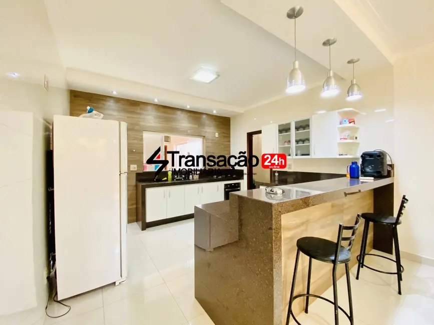 Foto 5 de Casa com 4 quartos à venda, 256m2 em Jardim Integração, Franca - SP