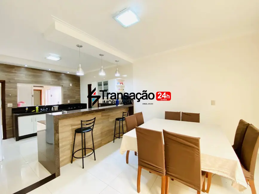 Foto 4 de Casa com 4 quartos à venda, 256m2 em Jardim Integração, Franca - SP