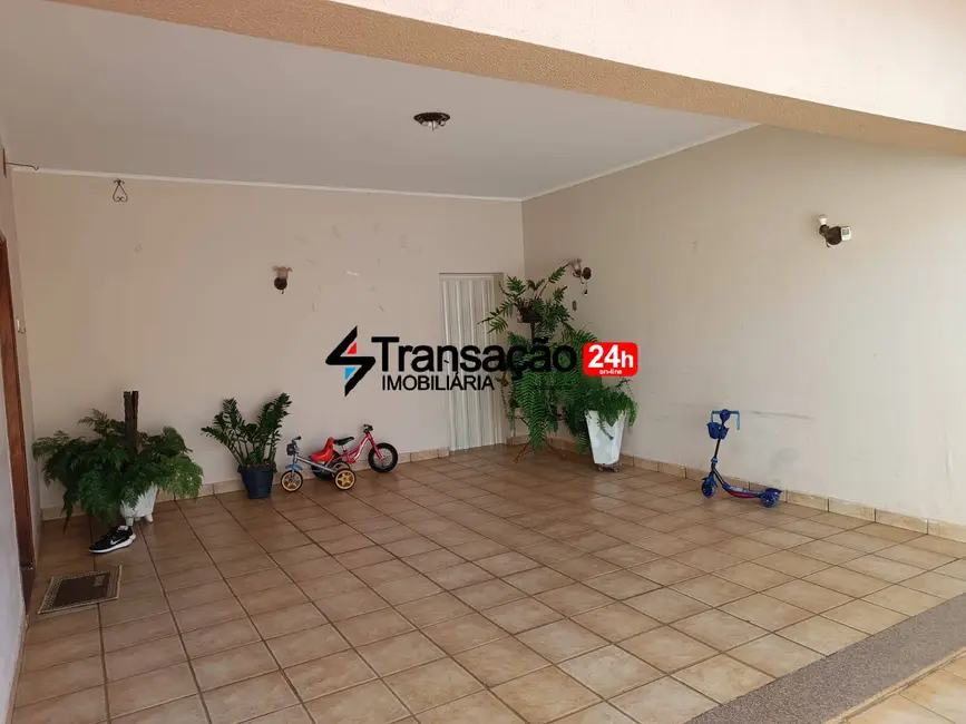 Foto 3 de Casa com 3 quartos à venda, 250m2 em Jardim Lima, Franca - SP