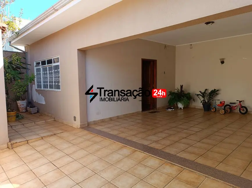 Foto 1 de Casa com 3 quartos à venda, 250m2 em Jardim Lima, Franca - SP