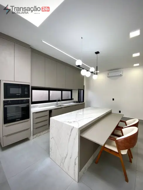 Foto 7 de Casa com 3 quartos à venda, 217m2 em Parque Universitário, Franca - SP