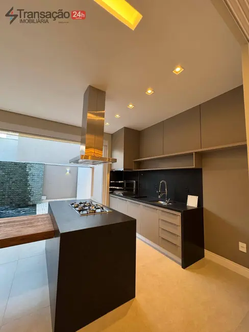 Foto 2 de Casa com 3 quartos à venda, 360m2 em Villa Piemonte I, Franca - SP