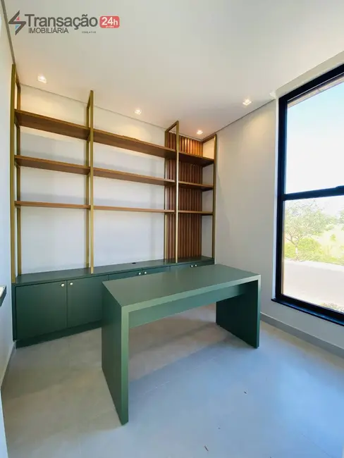 Foto 3 de Casa com 4 quartos à venda, 227m2 em Parque Universitário, Franca - SP