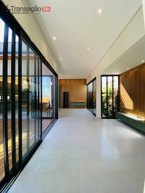 Foto 5 de Casa com 4 quartos à venda, 227m2 em Parque Universitário, Franca - SP