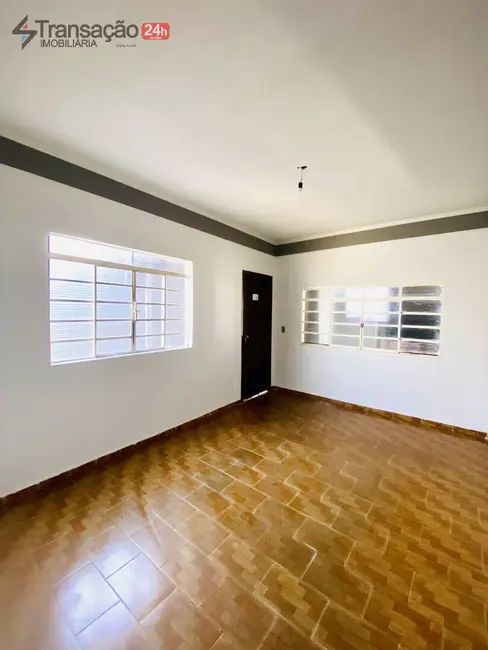 Foto 2 de Casa com 3 quartos à venda, 140m2 em Vila Santa Terezinha, Franca - SP